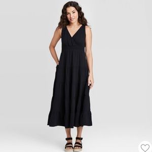 Black Sleeveless Tiered Maxi Dress